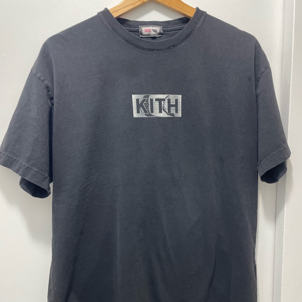 Kith Marvel silver Suffer Box logo t shirt size medium no flaws great condition